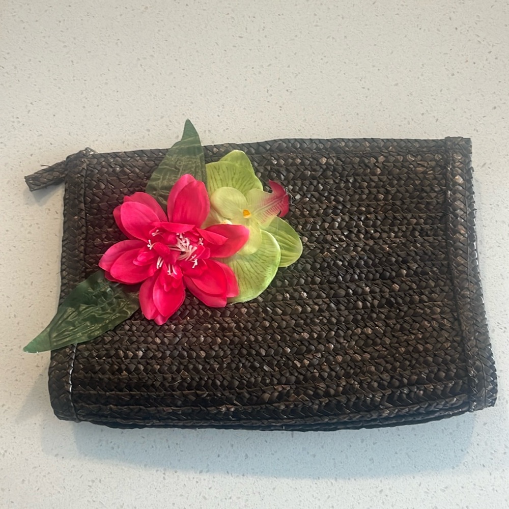 Vintage Woven Purse with flower